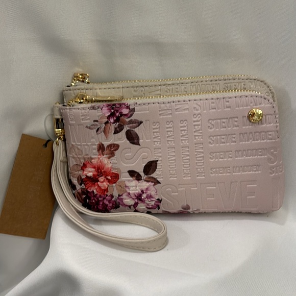 Steve Madden BTRELL Wristlet - NWT - Picture 3 of 10